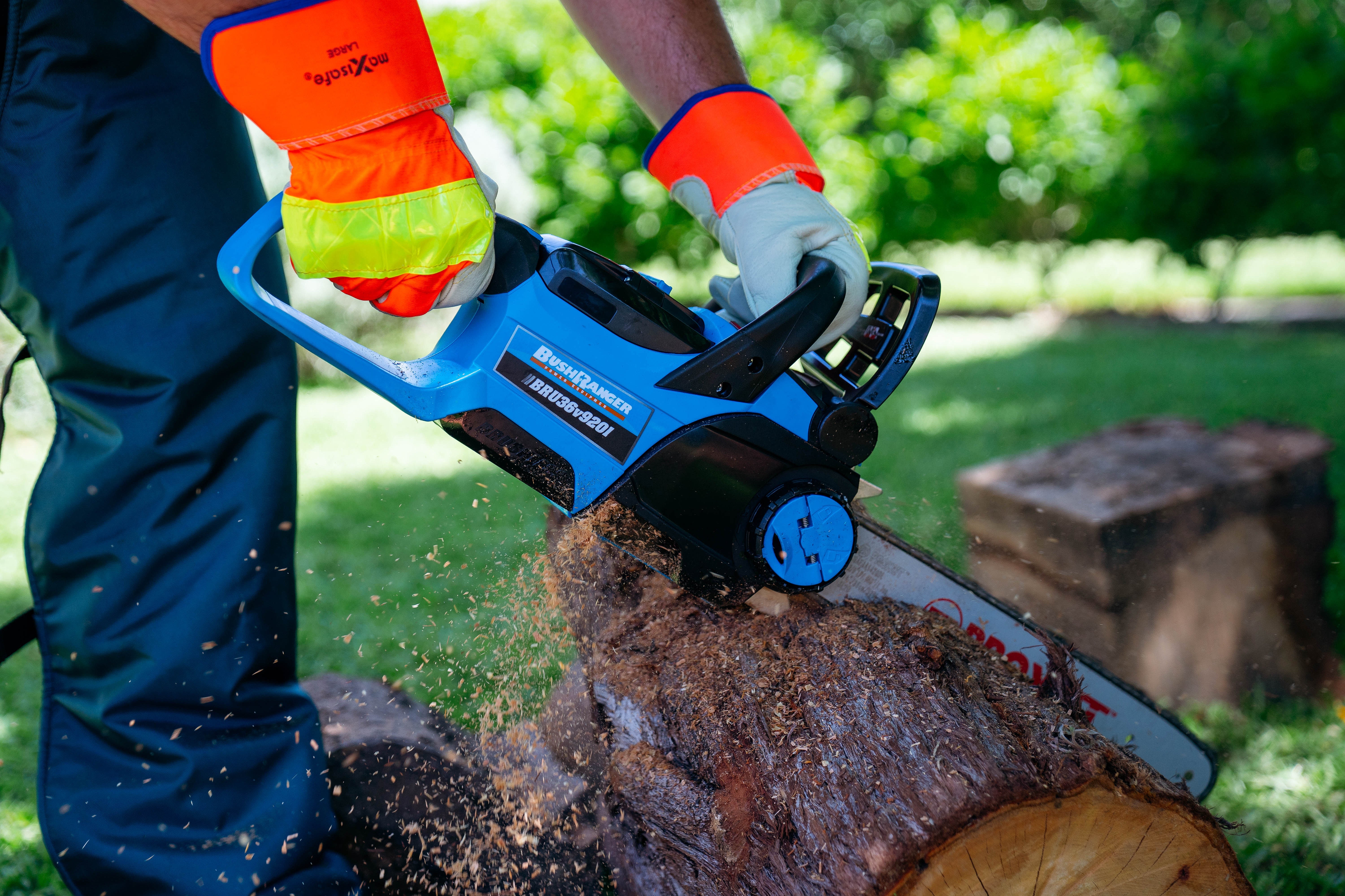 Bushranger® 36V9201 36V Battery Powered Chainsaw 2.5Ah Kit - Image 5