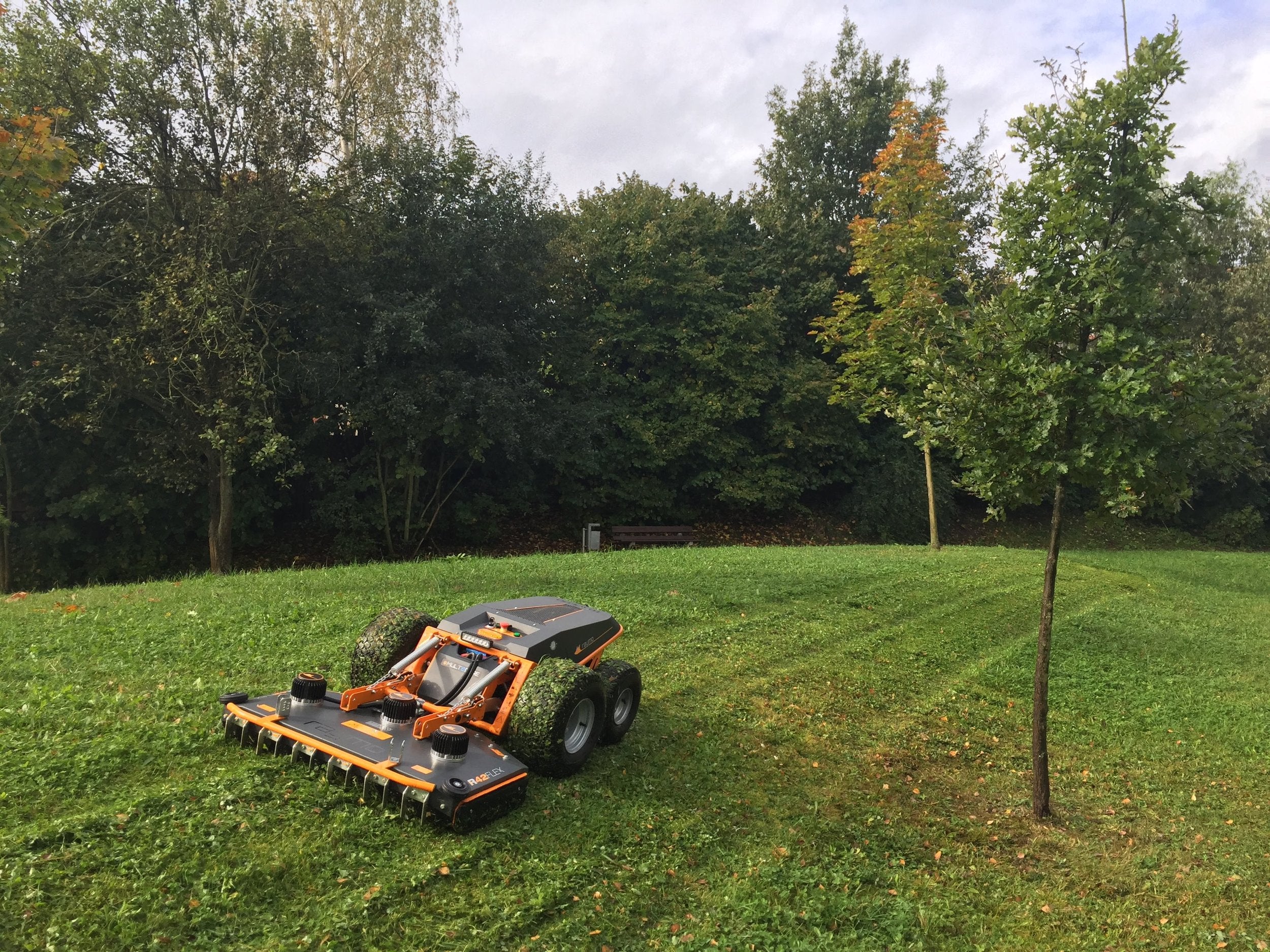Raymo R42FLEX - Remote Control Lawn Mower - Image 3