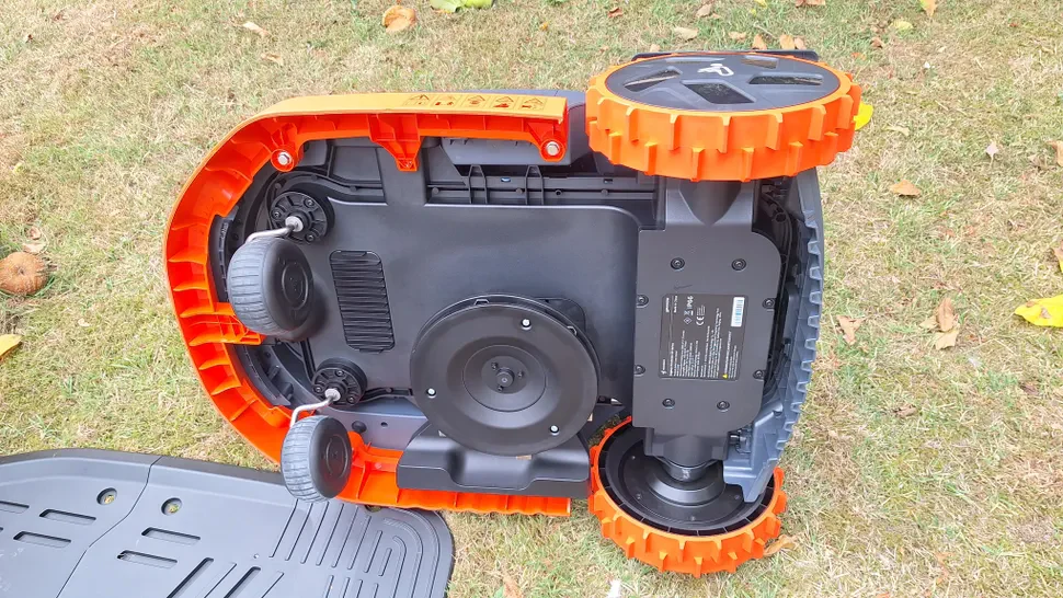 Segway Navimow X350A - 5000m2 Robotic mower - Image 16